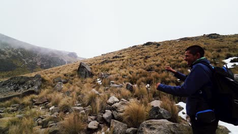 Ein-Schöner-Blick-Auf-Den-Vulkan-Nevado-De-Toluca,-Auch-Xinantecatl-Genannt,-Der-Selten-So-Schneebedeckt-Ist
