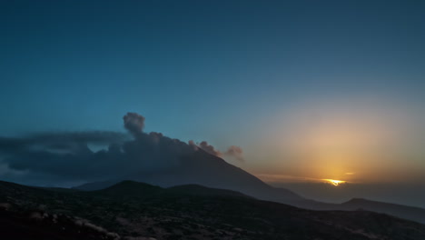 Sonnenuntergang-Zeitraffer-Sequenz-Am-Vulkan-El-Teide-Im-Teide-Nationalpark-Auf-Teneriffa