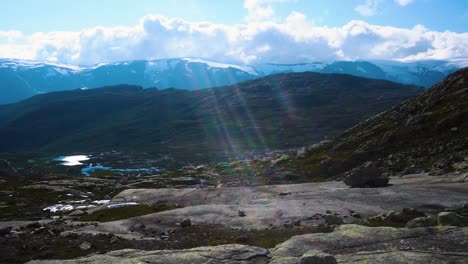 Blick-Auf-Gletscher-Und-Berge-In-Norwegen,-Odda-Pfad-Nach-Trolltunga