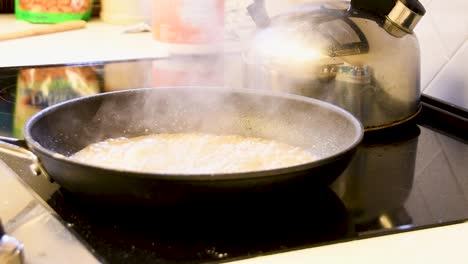 Ingredients-simmer-in-hot-pan
