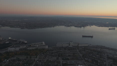 Aerial-wide-shot-of-Vancouver-from-North-Shore,-Dusk