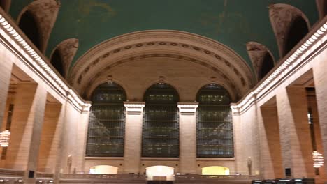 Ceiling-view-of-Grand-Central-Terminal-in-NYC