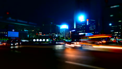 Panning-time-lapse-of-traffic-in-downtown-Seoul,-South-Korea