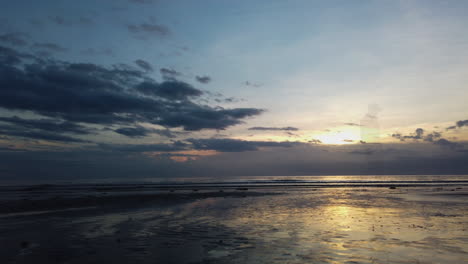 Timelapse---Port-Douglas-Nine-Mile-beach-at-Sunrise