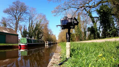 Zeitraffer-Einer-Kamera,-Die-Aufnahmen-Und-Fotos-Von-Der-Berühmten-Llangollen-Kanalroute-Neben-Dem-Pontcysyllte-Aquädukt-In-Wrexham-In-Der-Wunderschönen-Gegend-Von-Wales-Aufnimmt,-Die-Von-Thomas-Telford-Entworfen-Wurde