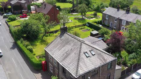 Drohnenaufnahmen-über-Englischen-Landhäusern-Und-Gärten
