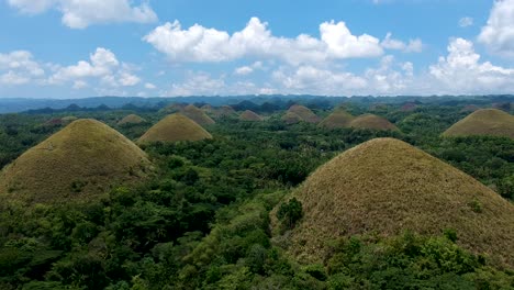 wide-aerial-of-chocolate-hills-from-Chocolate-Hills-viewing-complex,-Bohol,-Philippines