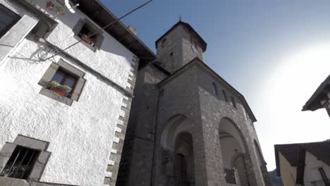 Church-and-house-in-Otsagabia---Ochagavía-,-Navarra,-Spain