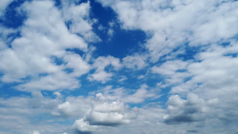 Bluesky-with-fast-moving-clouds