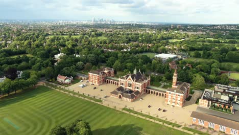 Top-view-of-School-in-London
