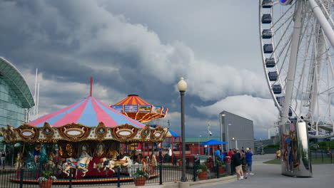 Chicago,-Usa,-United-States,-Navy-Pier,-touristic-location,-amusement-park,-carousel-amusement-ride-rotating,-merry-go-round,-ferris-wheel