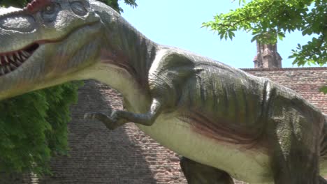 Dinosaurio-Tiranosaurio-Rex-Realista-En-Dino-Park-De-La-Cabeza-A-La-Cola