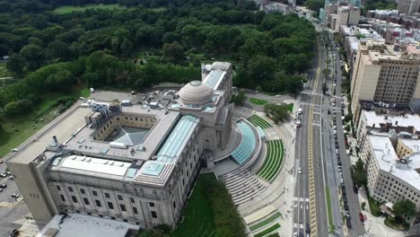 Gorgeous-orbiting-aerial-reveal-of-the-Brooklyn-Museum-and-Prospect-Park-4K