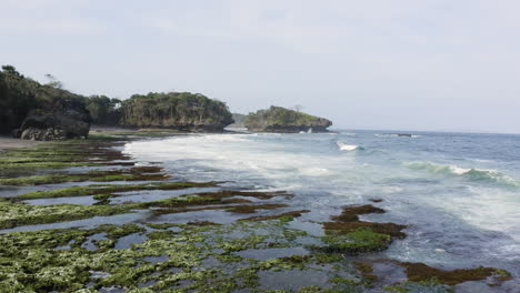 Vista-Aérea-De-La-Hermosa-Playa-De-Indonesia