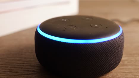 Amazon-Alexa-responds-to-voice-command