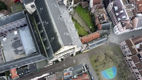 Luftaufnahme-Der-Kuppel-Von-Der-Domkirche-In-Antwerpen-An-Einem-Sonnigen-Tag