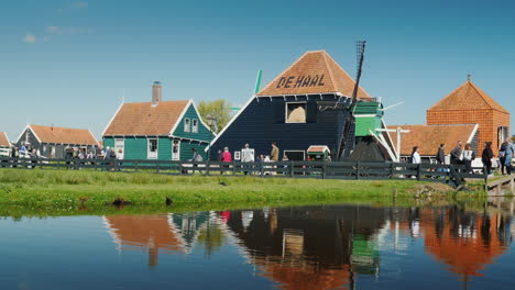 Zaanse-Schans-Village-in-the-Netherlands