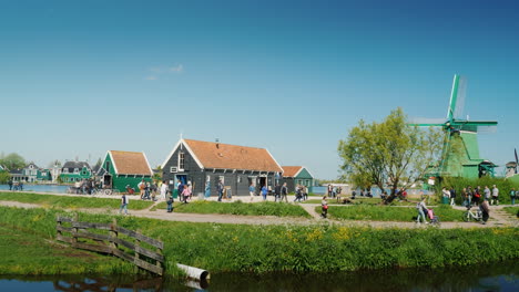Old-Dutch-Houses-And-Mills