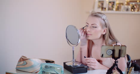 Woman-Doing-Makeup-Woman-Beauty-Concept-5