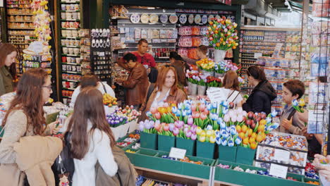 Visitors-At-Popular-Flower-Market-Amsterdam