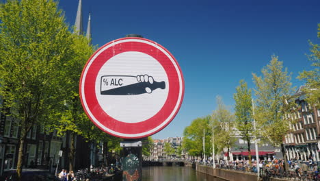 Sign-Prohibiting-Drinking-In-Amsterdam