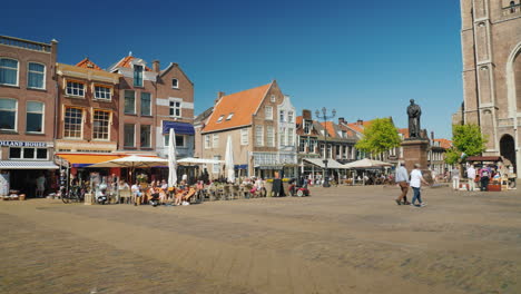 Delft-Central-Square