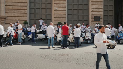 Vespa-Scooter-Riders-Gathering-in-Rome