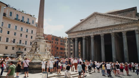 Pantheon-and-Fountain-in-Rome