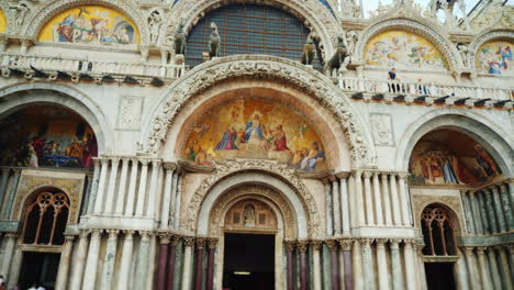 St-Marco-Basilica-with-Horse-Statues-Venice