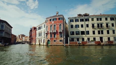 Venedig-Palazzi-Und-Kanal