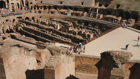 Im-Inneren-Des-Römischen-Wahrzeichens-Kolosseumum
