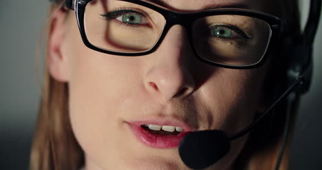 Female-Technical-Support-Operator-With-Headset