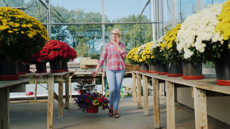 Florist-in-Greenhouse-on-the-Phone