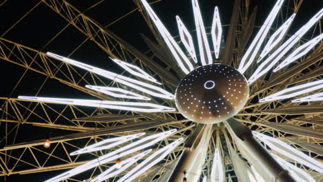 Illuminated-Center-of-Ferris-Wheel