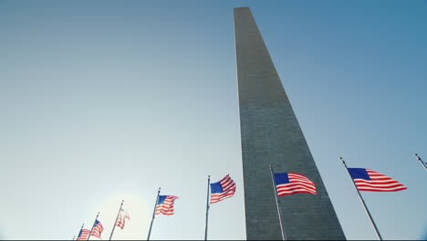 Washington-Monument-and-US-Flags