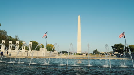 Memorial-Fountain-and-Washington-Monument