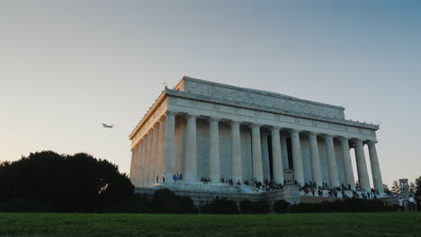 Plane-Flies-Over-Lincoln-Memorial