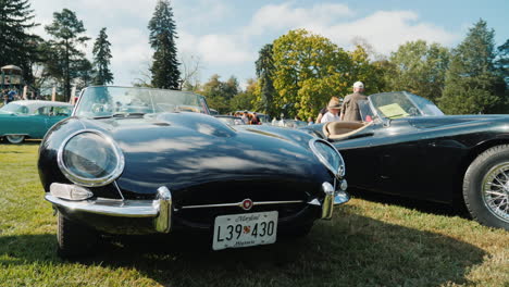 Classic-Jaguar-at-Car-Show