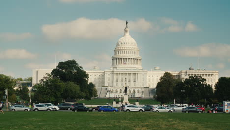 Cars-Pass-Capitol-Building-in-DC