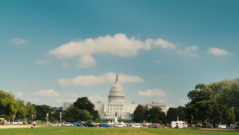 Kapitol-Und-Rasen-In-Washington,-D.C
