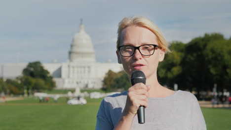 TV-Reporter-In-Front-of-US-Capitol-Building