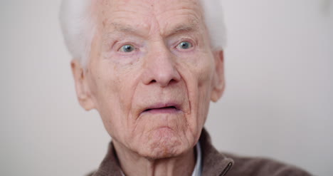 Porträt-Des-Senioren-Ruhestands-1