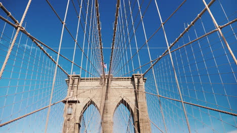 Pylone-Und-Seile-Der-Brooklyn-Bridge-Eine-Der-Schönsten-Brücken-Der-Welt