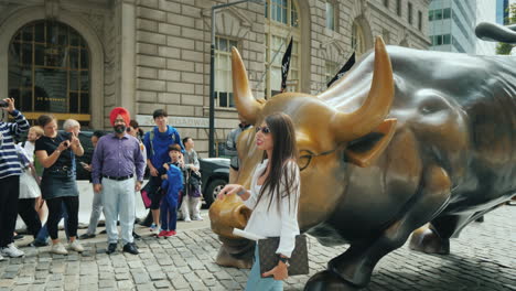 The-Statue-Of-An-Attacking-Bull-Also-Known-As-A-Bull-On-Wall-Street-Depicts-A-Powerful-Enraged-Bull-