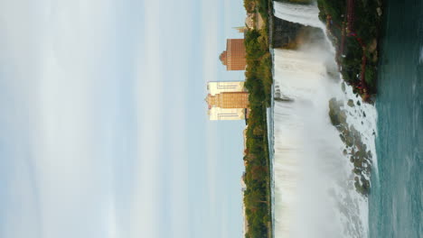 Vertical-4k-Video---Niagara-Falls-And-The-Niagara-River-View-From-The-Canadian-Shore