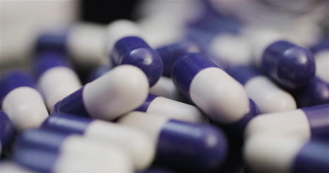 Medizinische-Tabletten-Und-Pillen-Pharmaindustrie-Gesundheitswesen-Medikamente-Kapseln-Drehbar-1