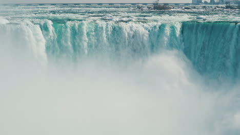 Winter-At-Niagara-Falls-Frozen-With-Ice-And-Snow-23