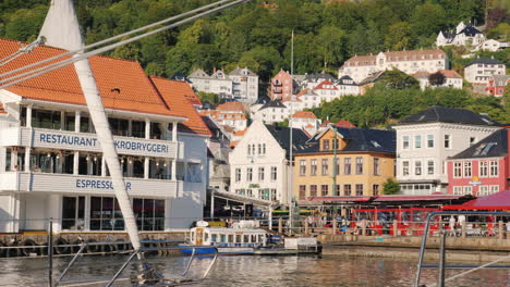 Embankment-With-Colored-Merchant-Houses-In-Bergen-Recognizable-And-Popular-Among-Tourists-Place