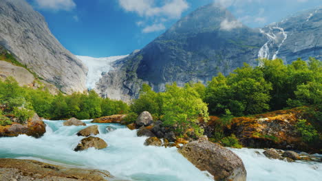 Briksdal-Gletscher-Mit-Einem-Bergfluss-Im-Vordergrund-Die-Erstaunliche-Natur-Norwegens-4k-10-Bit-Video