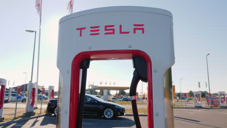 Markenladestation-Für-Elektrofahrzeuge-Tesla